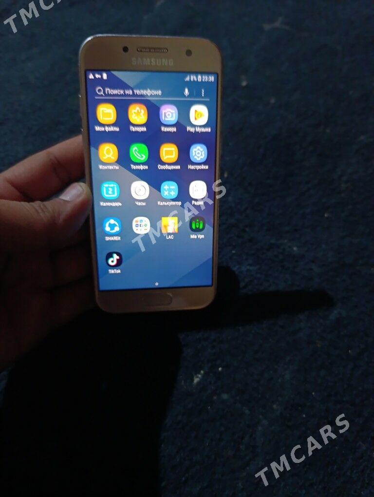 samsung a3 17 - Mary - img 3