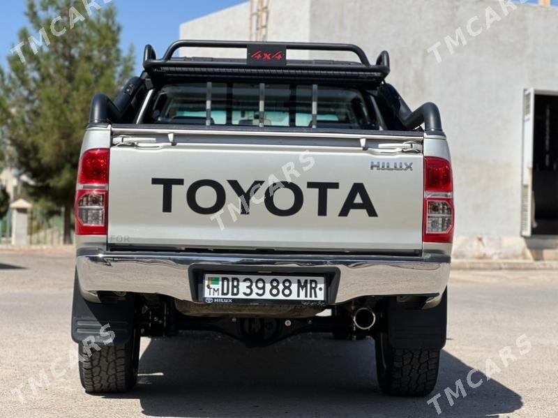 Toyota Hilux 2014 - 380 000 TMT - Мары - img 5