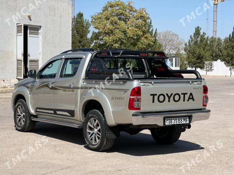 Toyota Hilux 2014 - 380 000 TMT - Мары - img 4