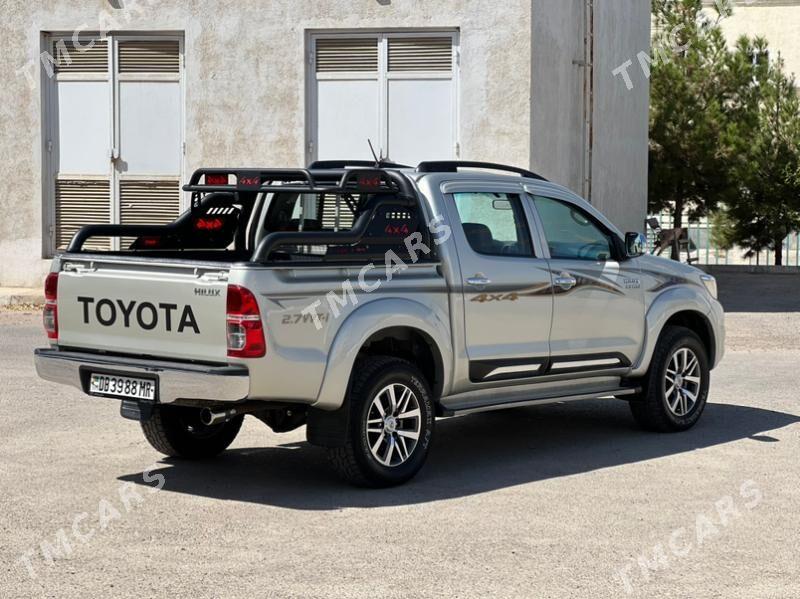 Toyota Hilux 2014 - 380 000 TMT - Мары - img 6