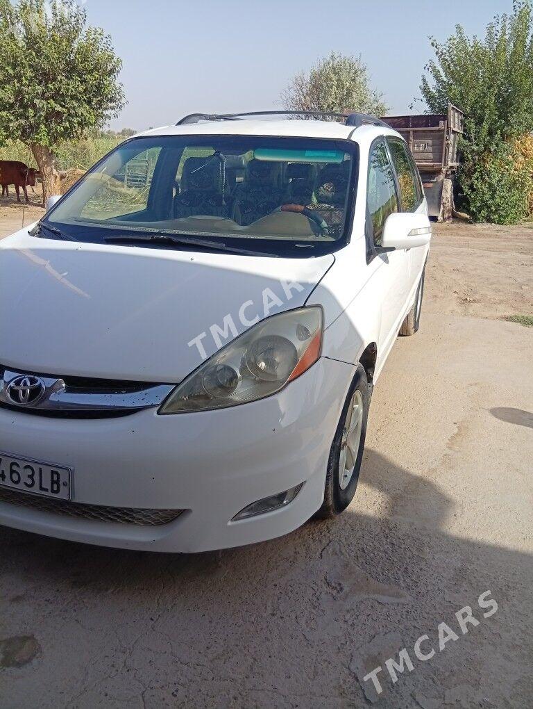 Toyota Sienna 2006 - 200 000 TMT - Hojambaz - img 3