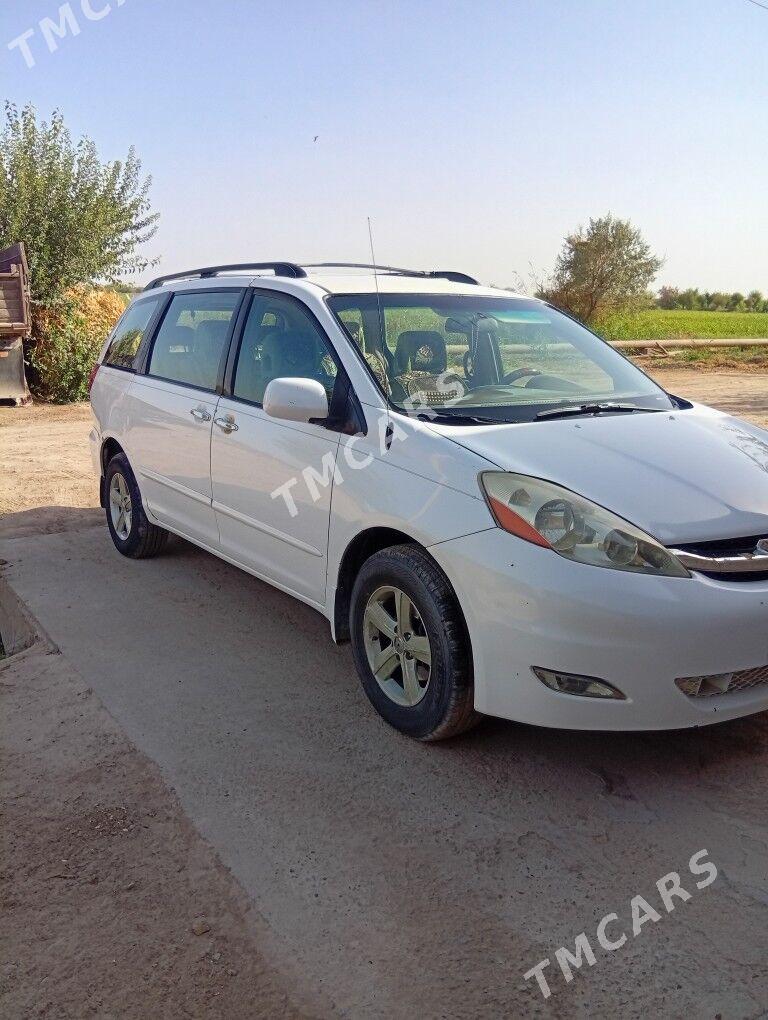 Toyota Sienna 2006 - 200 000 TMT - Hojambaz - img 2