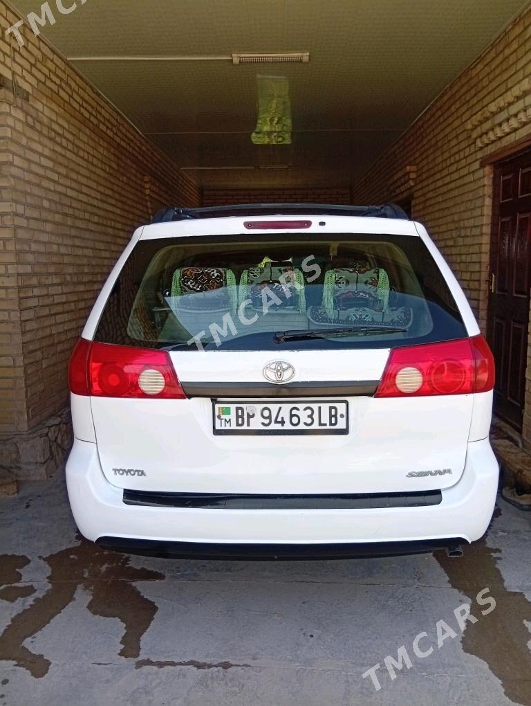 Toyota Sienna 2006 - 200 000 TMT - Hojambaz - img 10