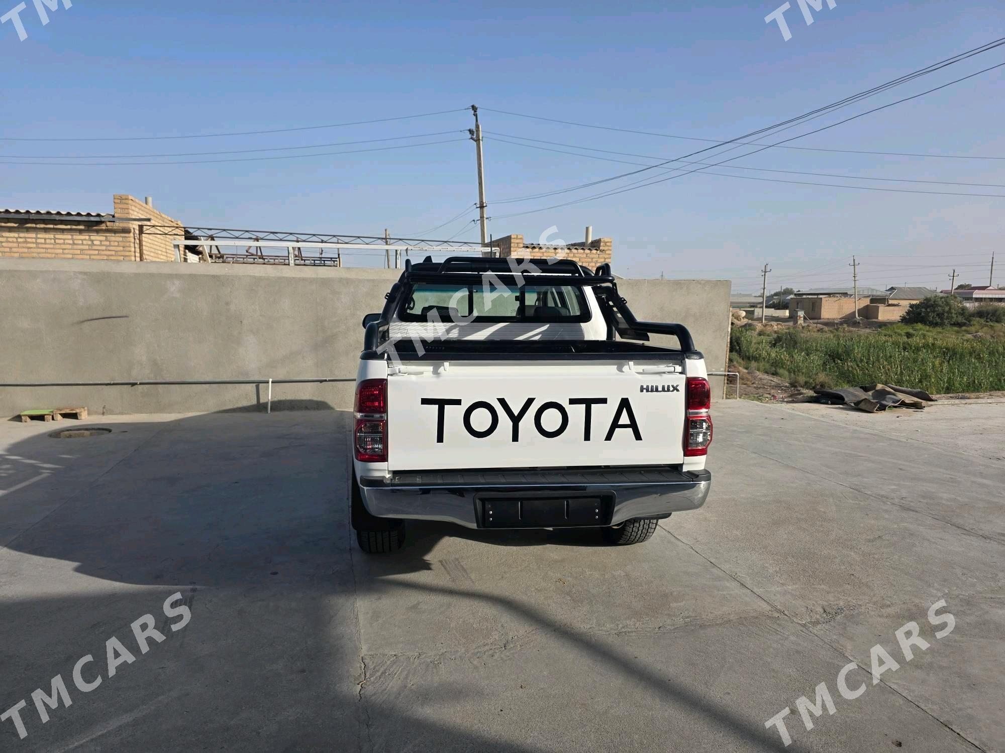 Toyota Hilux 2014 - 360 000 TMT - Ёлётен - img 5