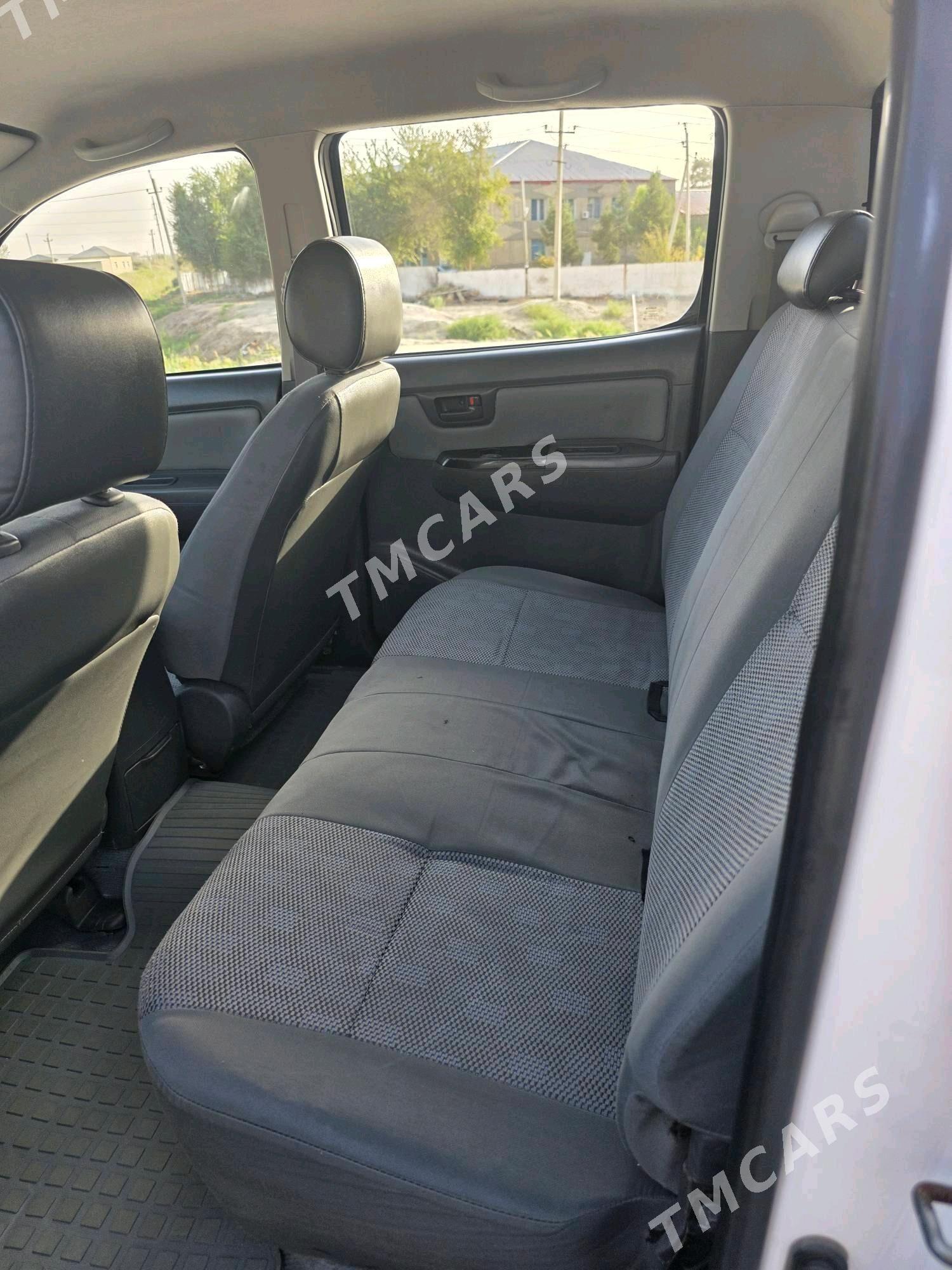 Toyota Hilux 2014 - 360 000 TMT - Ёлётен - img 6