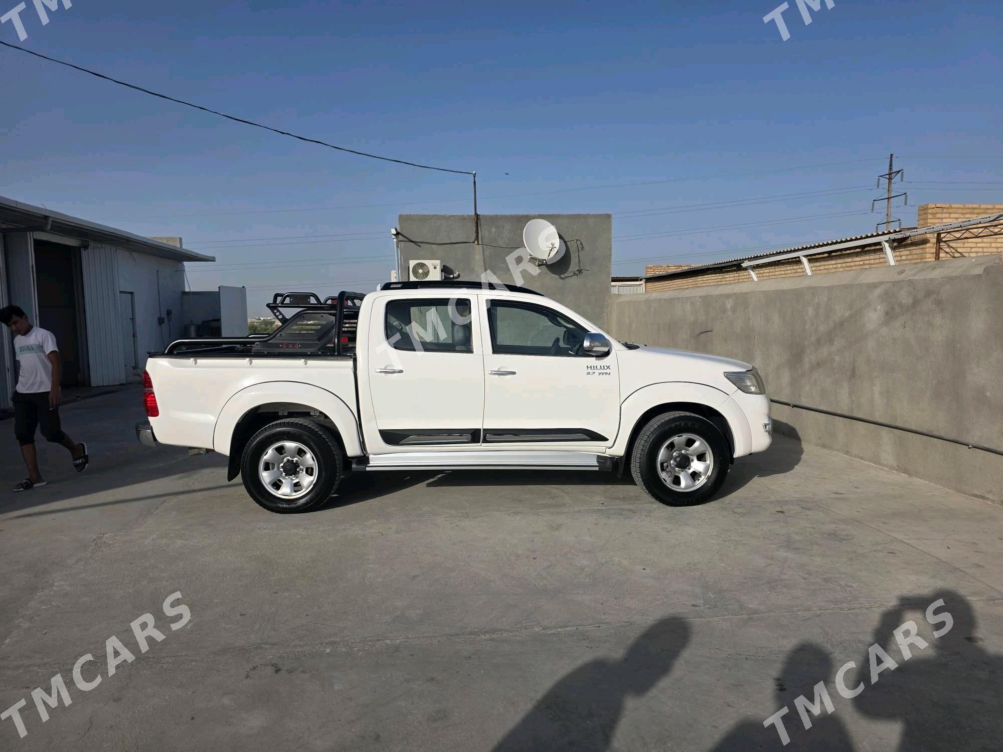 Toyota Hilux 2014 - 360 000 TMT - Ёлётен - img 3
