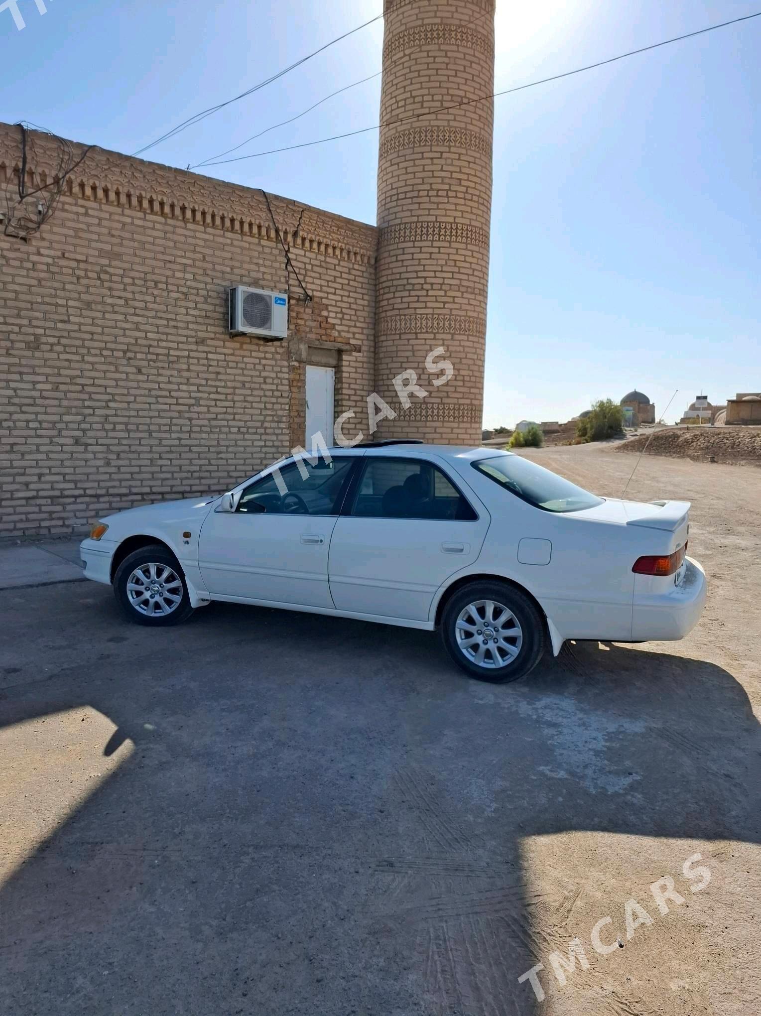 Toyota Camry 1998 - 140 000 TMT - Гороглы (Тагта) - img 2