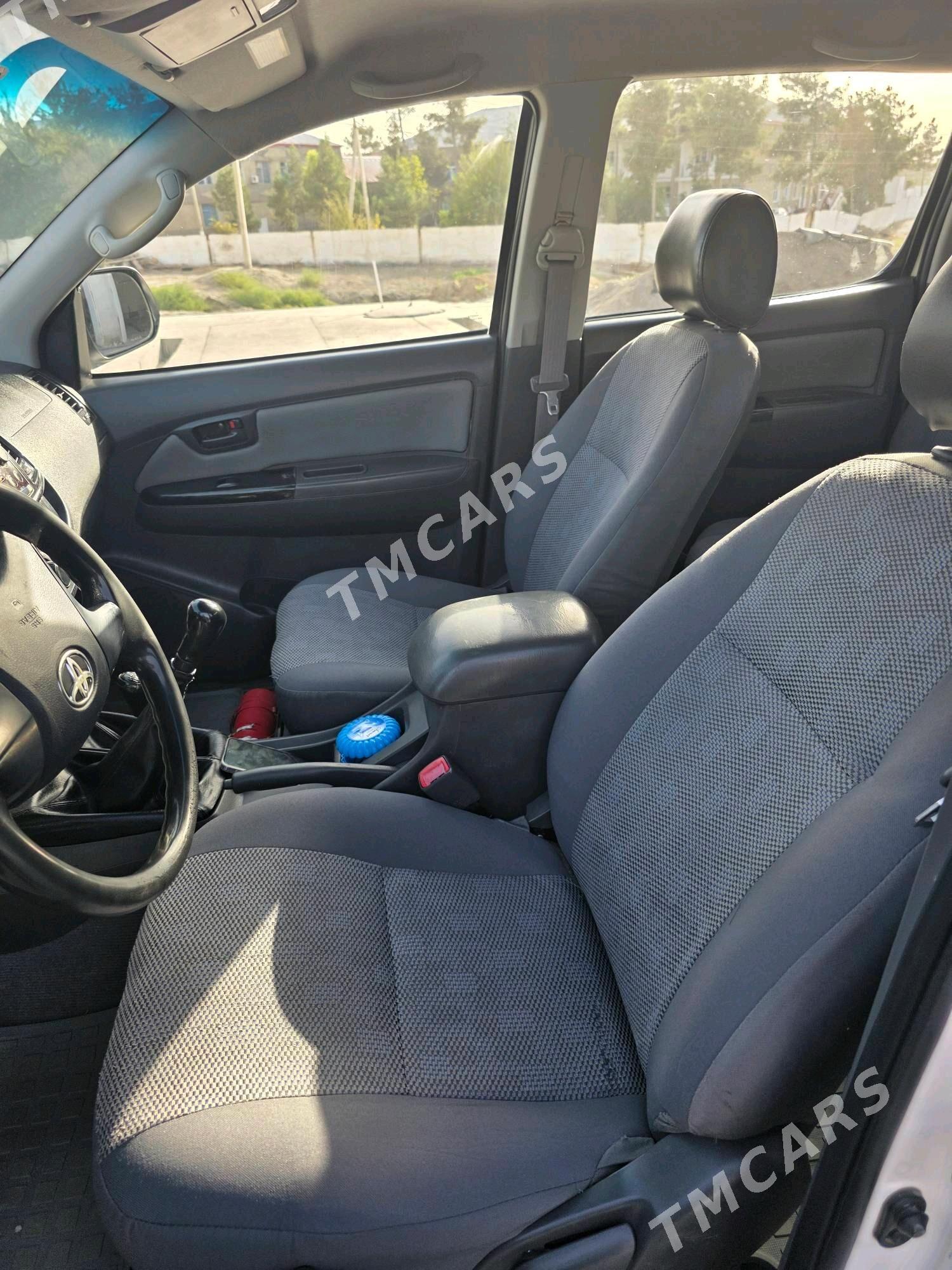 Toyota Hilux 2014 - 360 000 TMT - Ёлётен - img 7