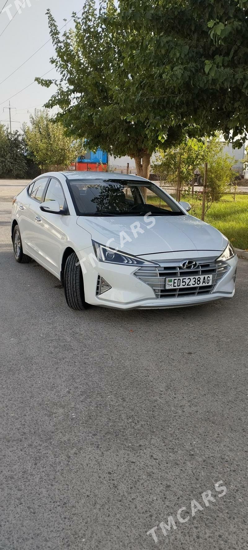 Hyundai Elantra 2019 - 220 000 TMT - Гарадамак Шор - img 2