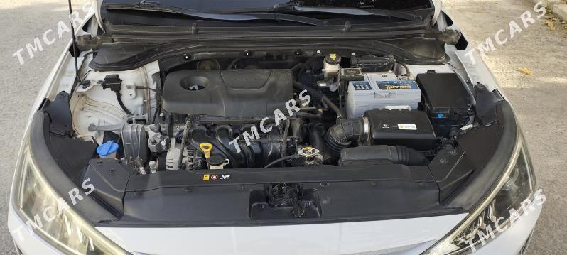 Hyundai Elantra 2019 - 220 000 TMT - Гарадамак Шор - img 5
