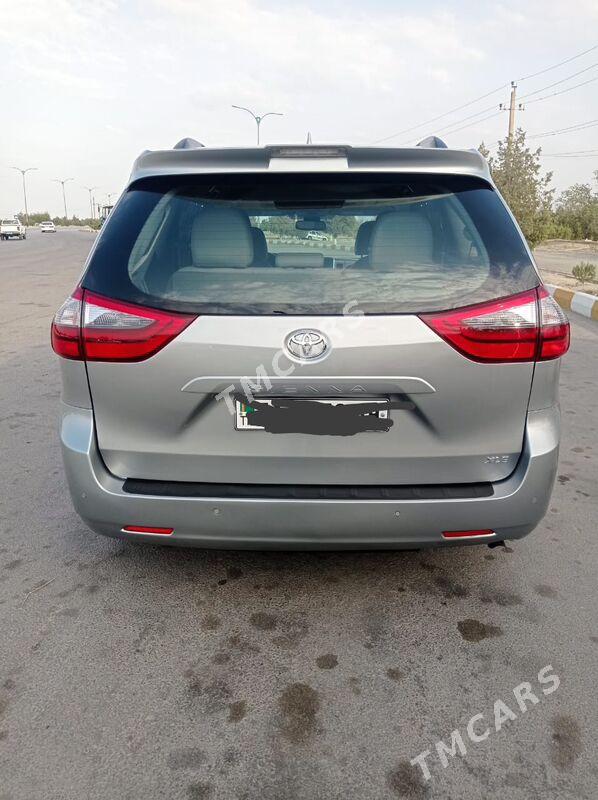Toyota Sienna 2020 - 500 000 TMT - Бахарден - img 4