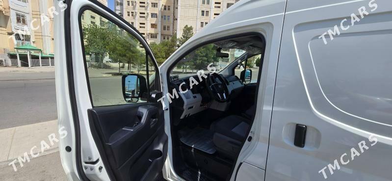 Toyota Hiace 2022 - 530 000 TMT - Parahat 2 - img 3