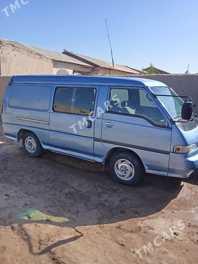 Toyota Hiace 1996 - 40 000 TMT - Türkmenbaşy etr. - img 2