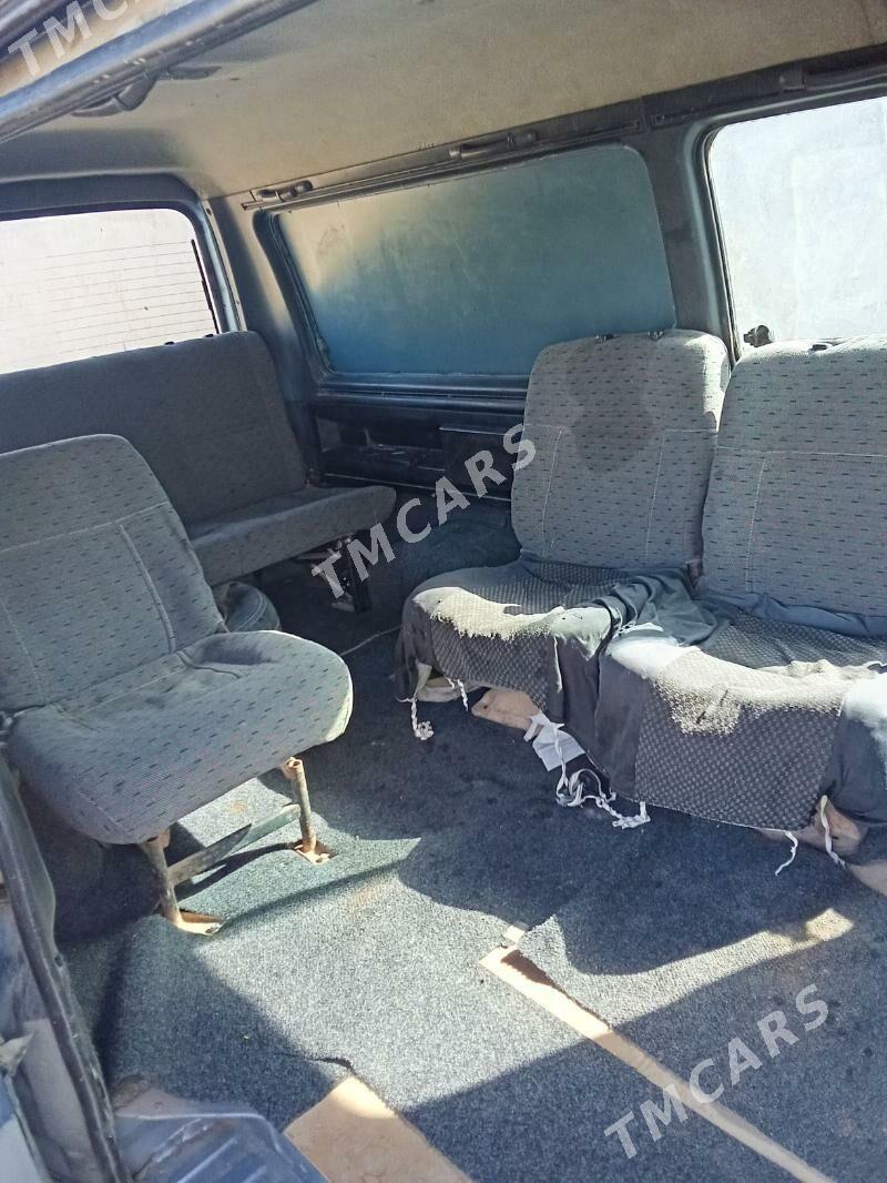 Toyota Hiace 1996 - 40 000 TMT - Türkmenbaşy etr. - img 5