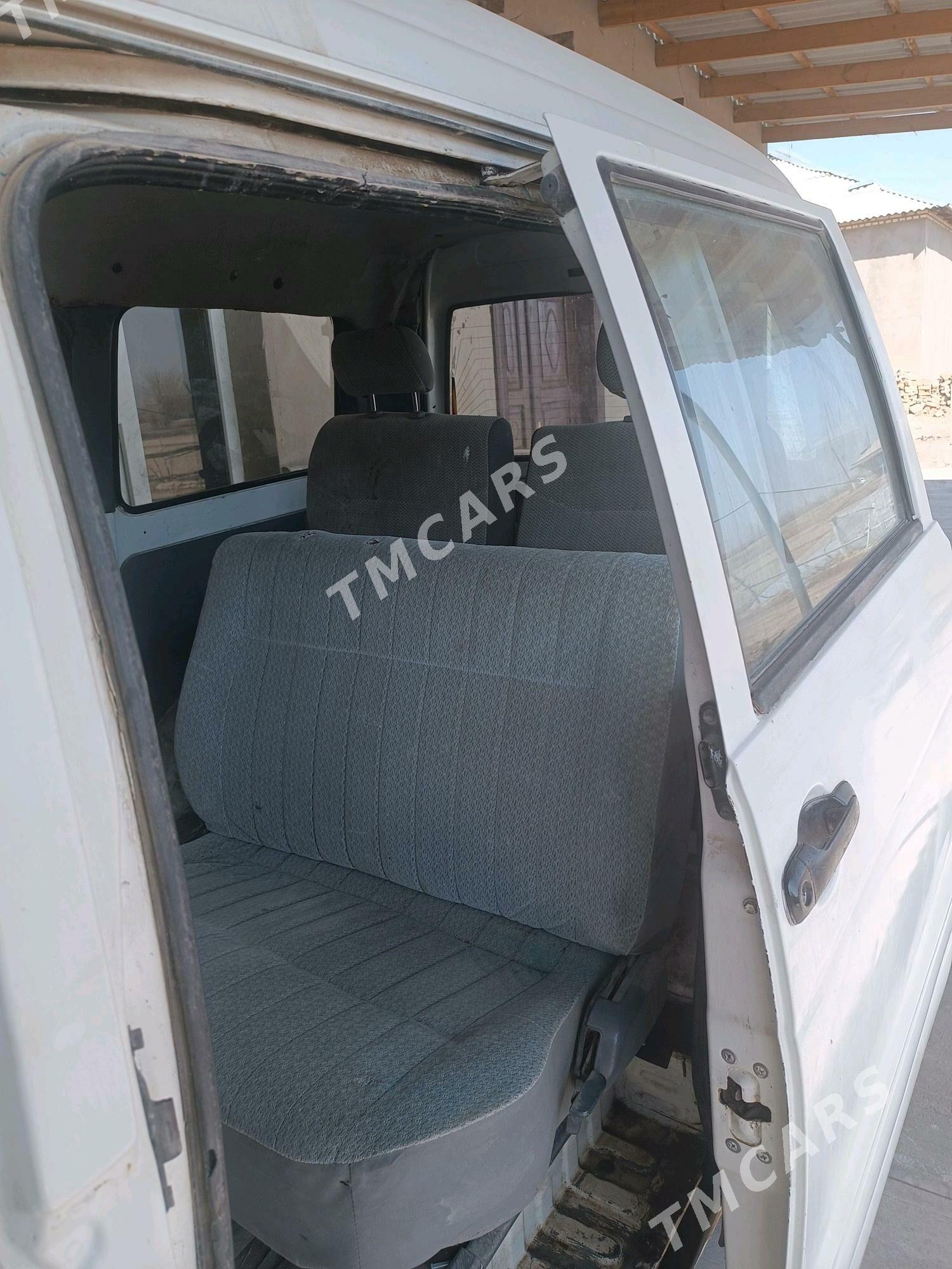 Toyota Lite ace 1998 - 30 000 TMT - Шабатский этрап - img 5