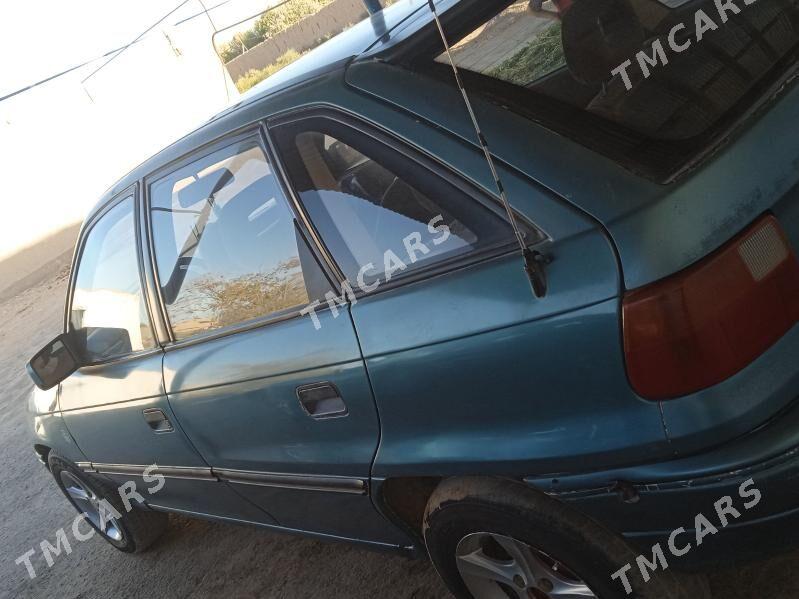 Opel Astra 1992 - 30 000 TMT - Gubadag - img 5