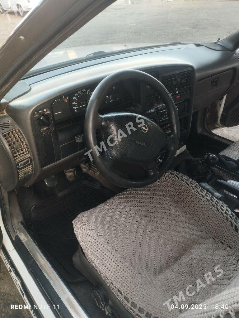 Opel Omega 1990 - 19 000 TMT - Туркменабат - img 2