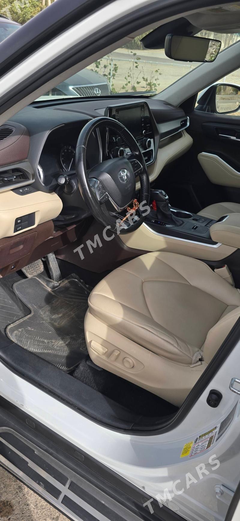 Toyota Highlander 2021 - 550 000 TMT - Мары - img 3