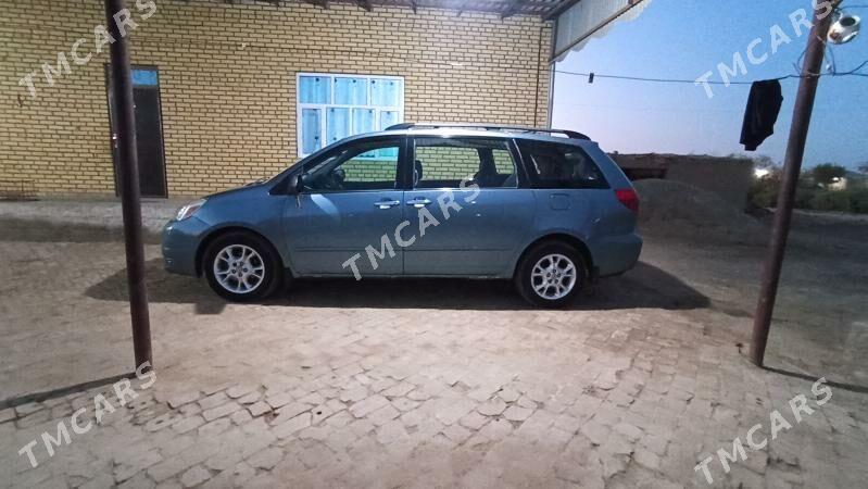 Toyota Sienna 2004 - 175 000 TMT - Каракумский этрап - img 3