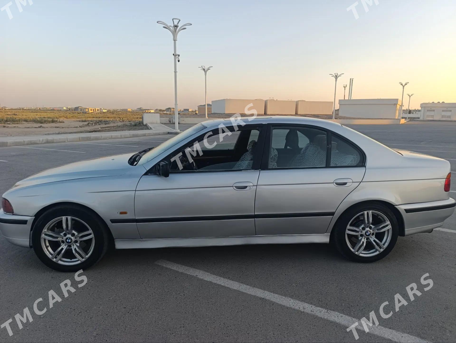 BMW E39 1999 - 70 000 TMT - Туркменабат - img 2