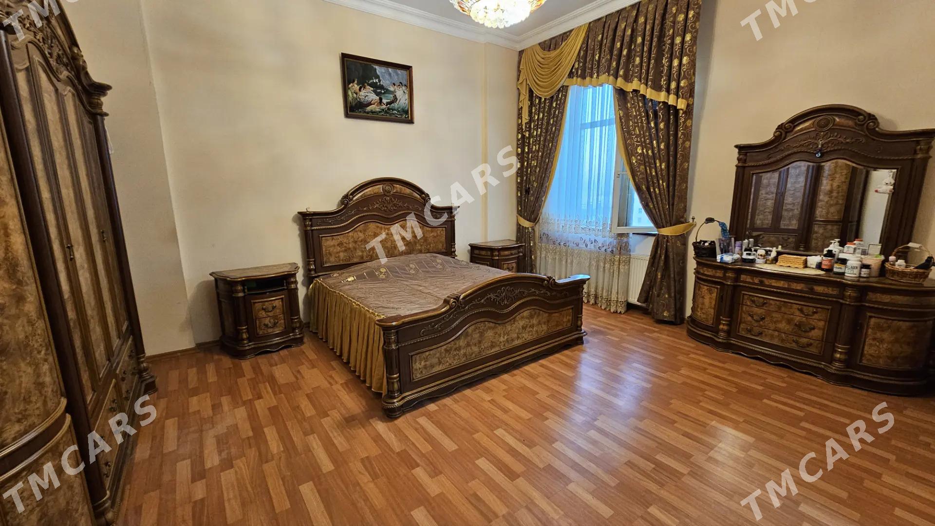 Sowetski 9 etaź 3 kom 150m2 - Ашхабад - img 3