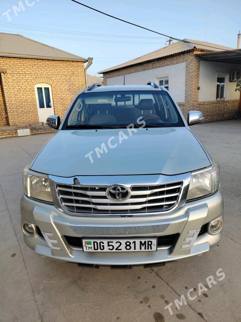 Toyota Hilux 2012 - 340 000 TMT - Мары - img 2