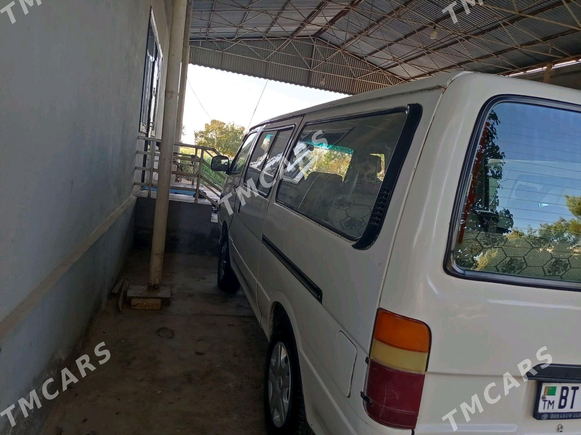 Toyota Hiace 2003 - 120 000 TMT - Туркменгала - img 3