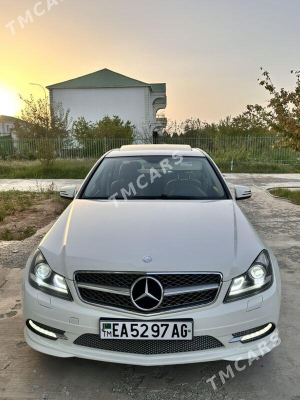 Mercedes-Benz C350 2010 - 260 000 TMT - Ашхабад - img 2