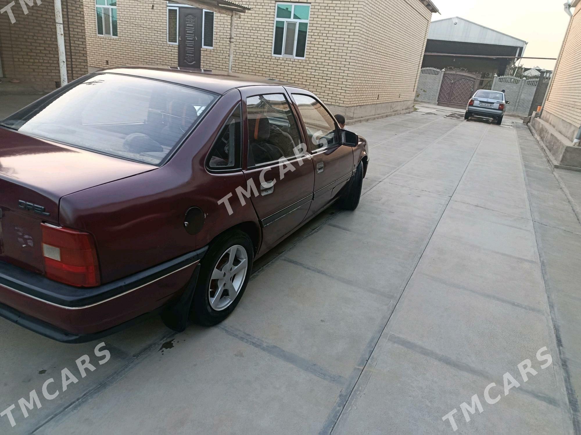 Opel Vectra 1990 - 26 000 TMT - Векильбазар - img 4