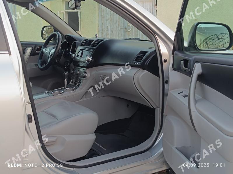 Toyota Highlander 2012 - 330 000 TMT - Мары - img 3