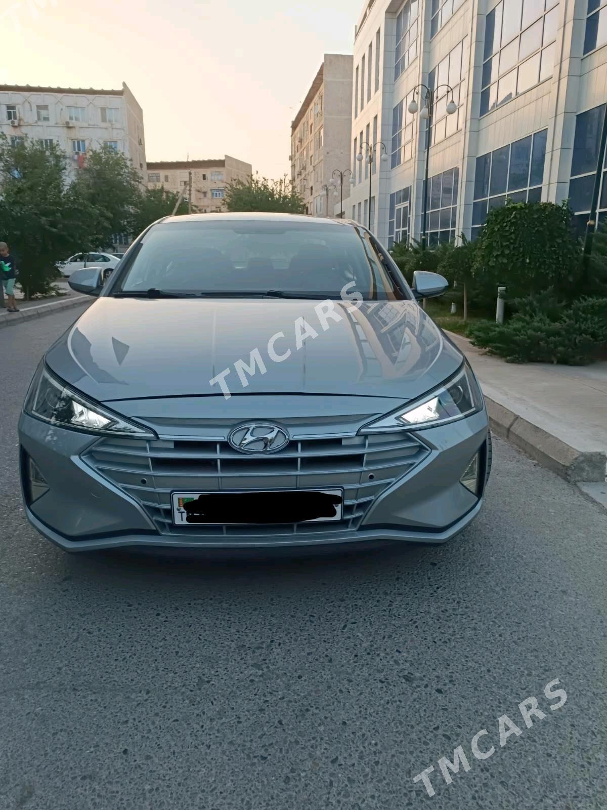 Hyundai Elantra 2019 - 200 000 TMT - Мары - img 3