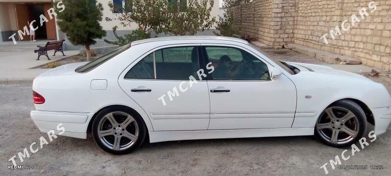 Mercedes-Benz E320 1996 - 85 000 TMT - Гызыларбат - img 3