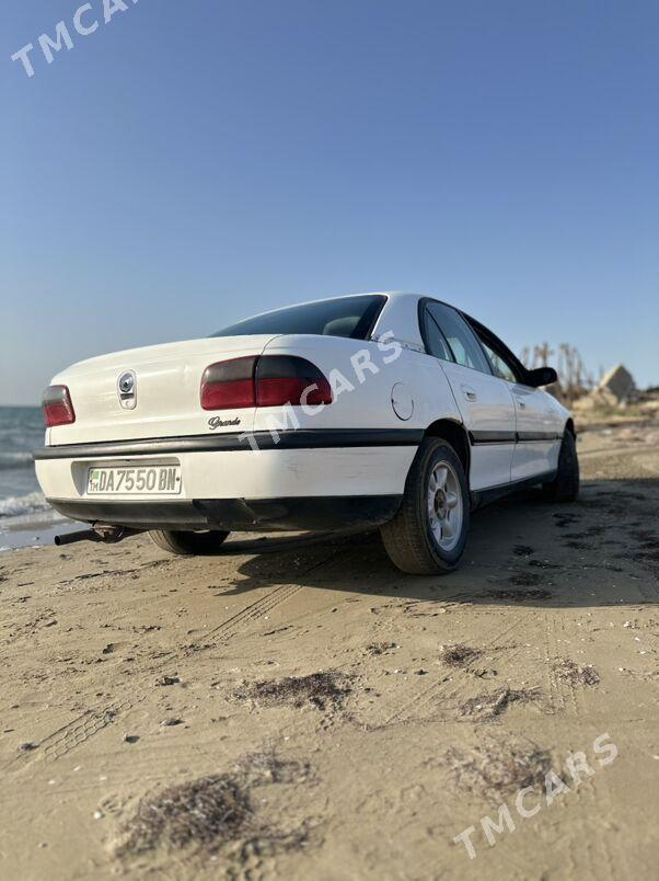 Opel Omega 1996 - 26 000 TMT - Hazar - img 3