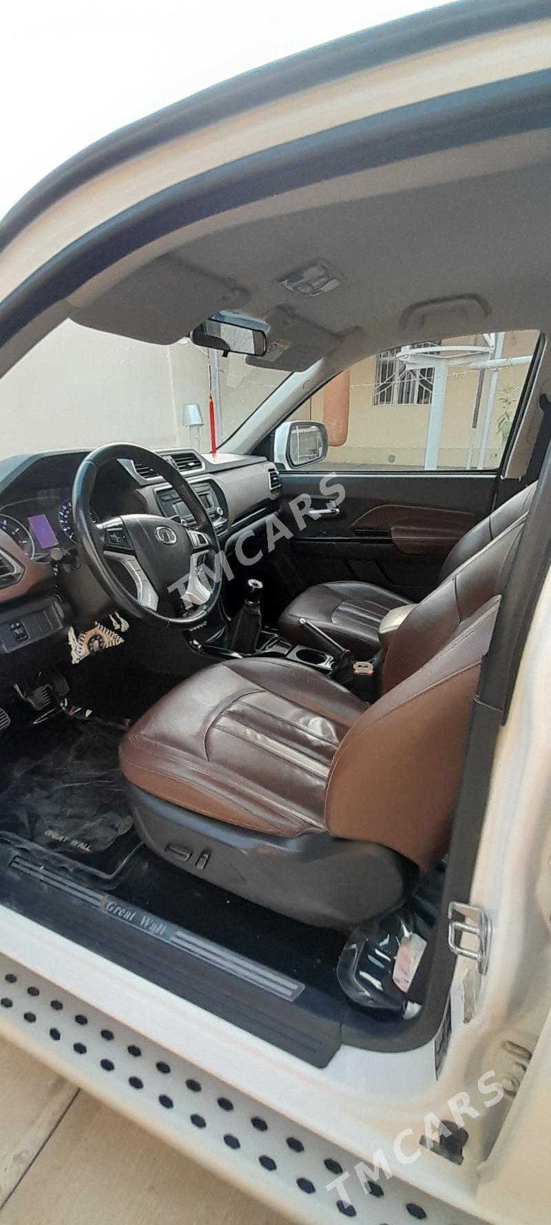 Toyota Hilux 2018 - 220 000 TMT - Чоганлы - img 2