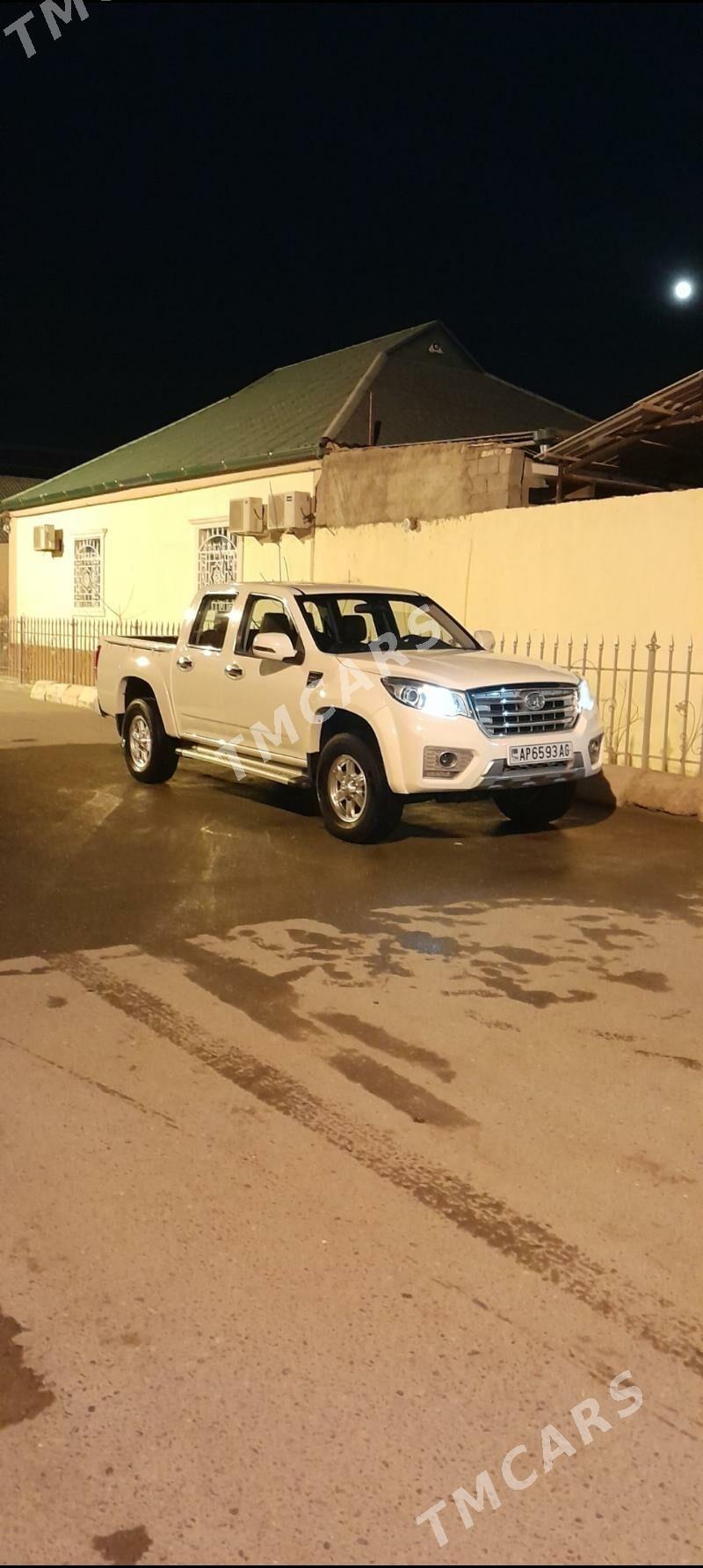 Toyota Hilux 2018 - 220 000 TMT - Чоганлы - img 6