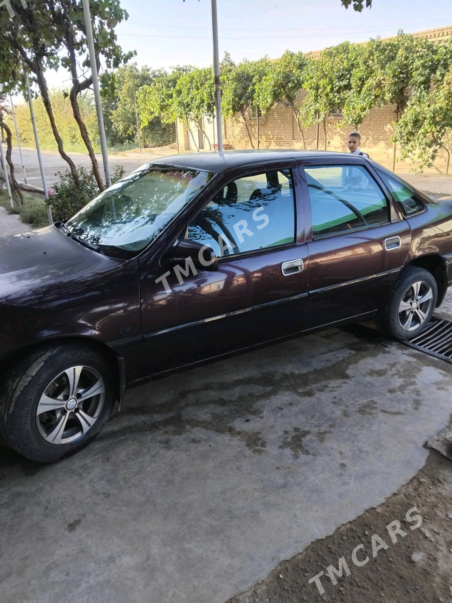Opel Vectra 1993 - 28 000 TMT - Чарджоу - img 4
