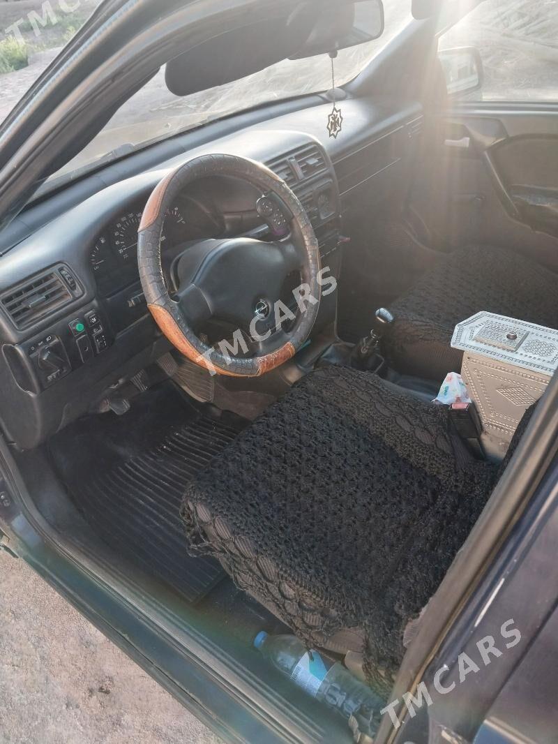 Opel Vectra 1992 - 20 000 TMT - Болдумсаз - img 4