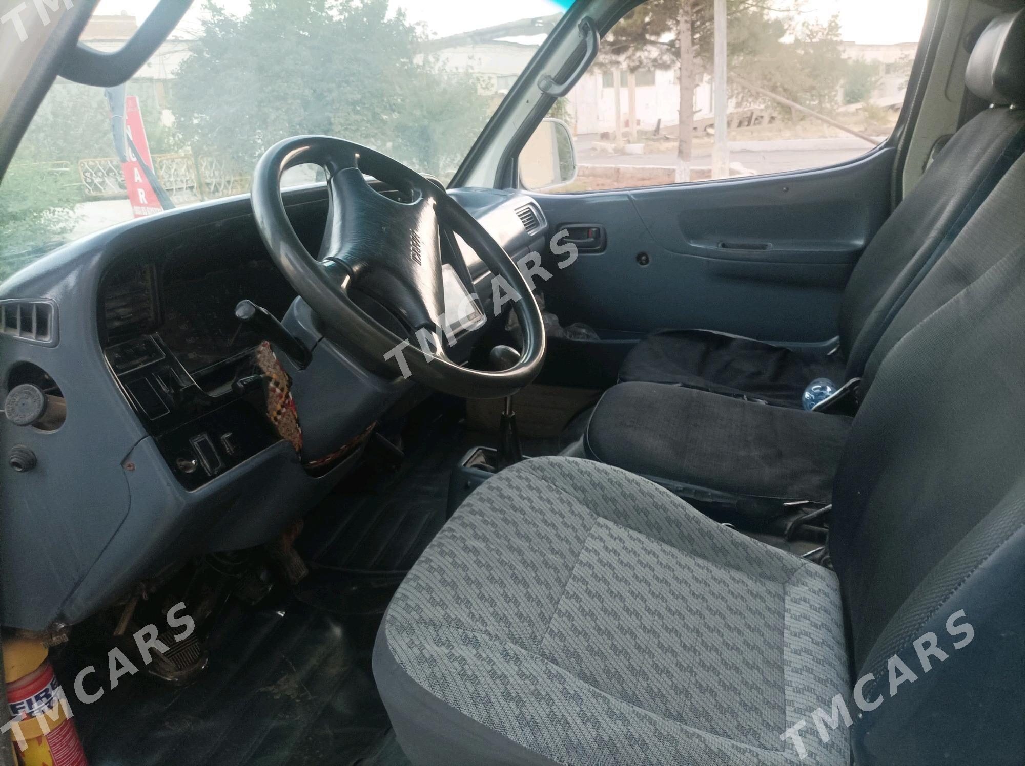 Toyota Hiace 2002 - 120 000 TMT - Türkmenabat - img 7