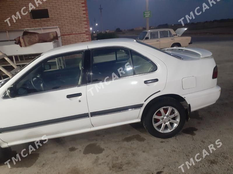 Nissan Sunny 1998 - 25 000 TMT - Сакар - img 5