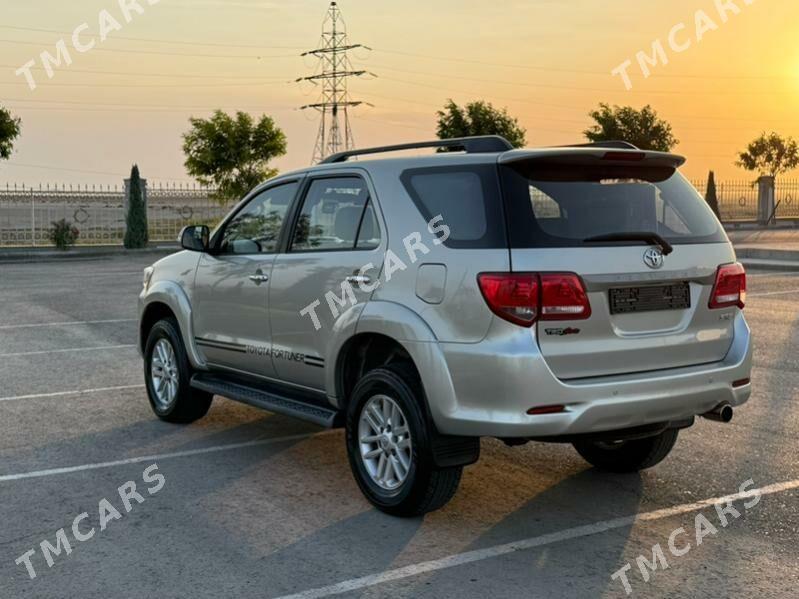 Toyota Fortuner 2013 - 359 000 TMT - Балканабат - img 2