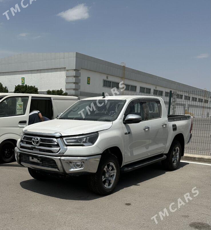 Toyota Hilux 2025 - 670 000 TMT - Aşgabat - img 3