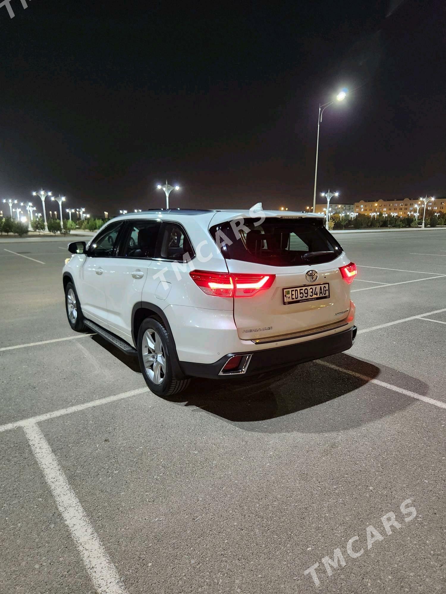Toyota Highlander 2018 - 520 000 TMT - Ашхабад - img 3