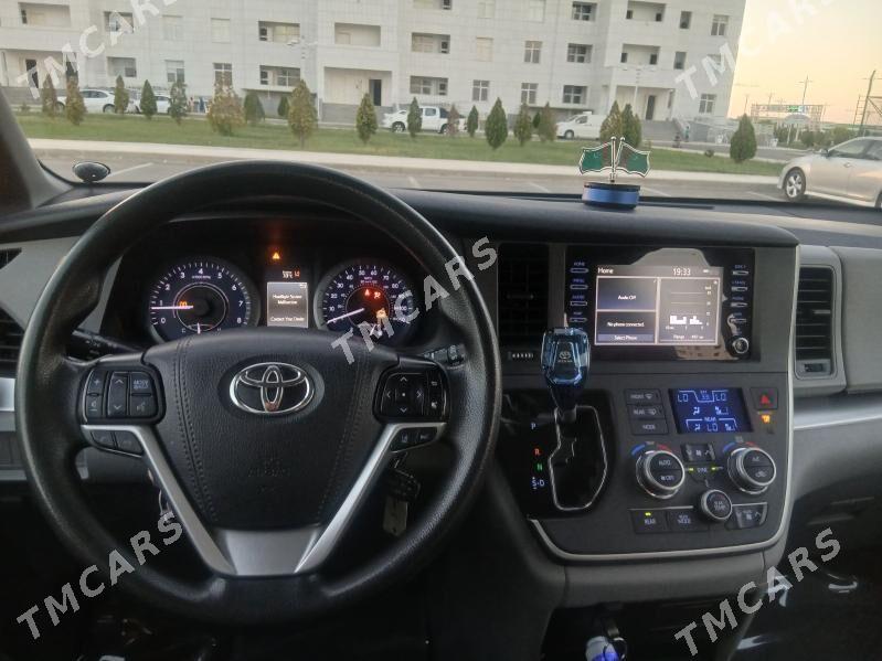Toyota Sienna 2020 - 420 000 TMT - Мир 2 - img 7