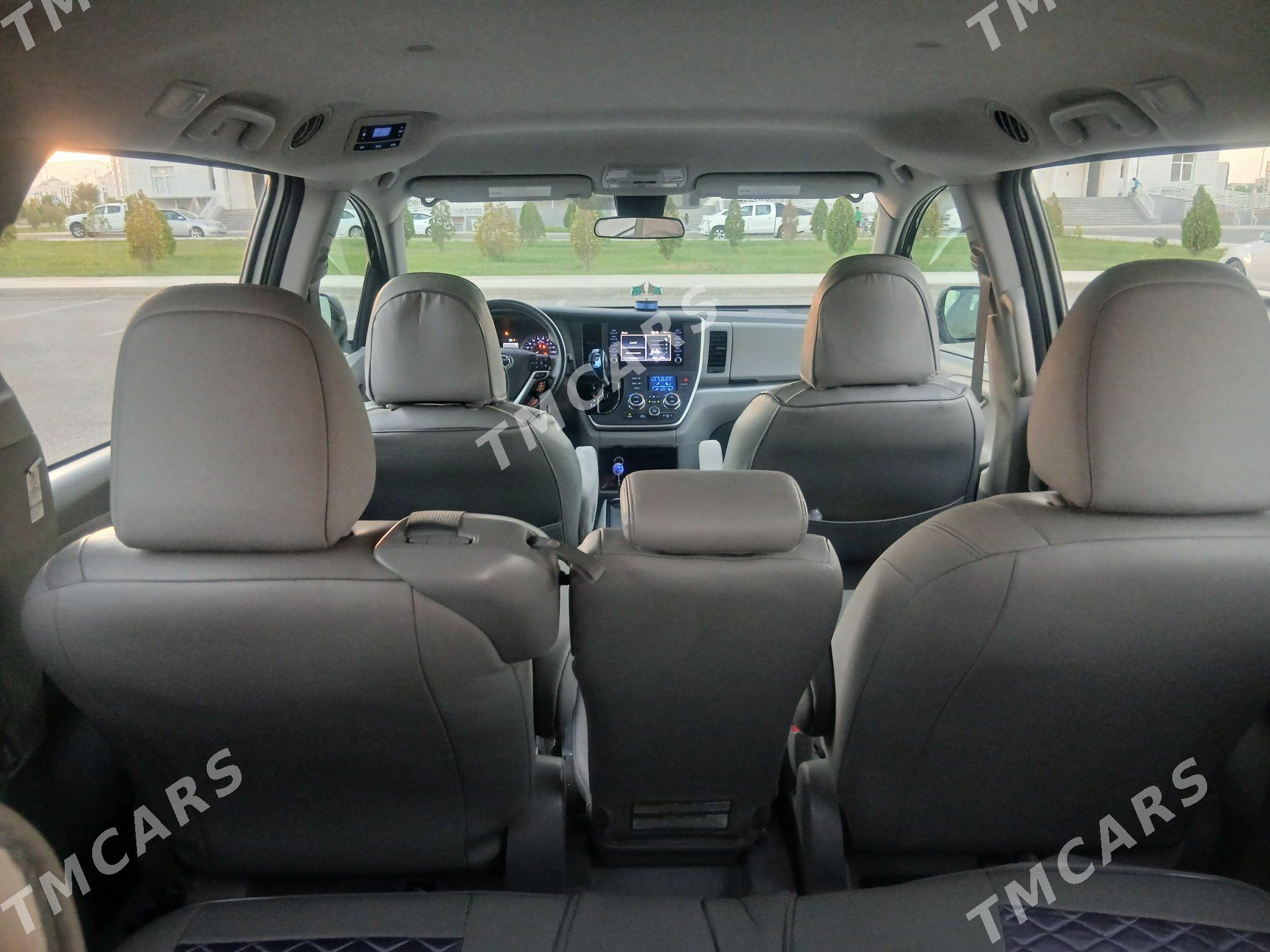Toyota Sienna 2020 - 420 000 TMT - Мир 2 - img 6