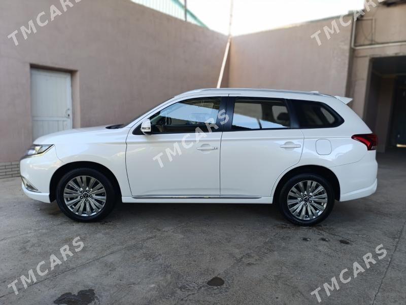 Mitsubishi Outlander 2022 - 320 000 TMT - Туркменабат - img 7