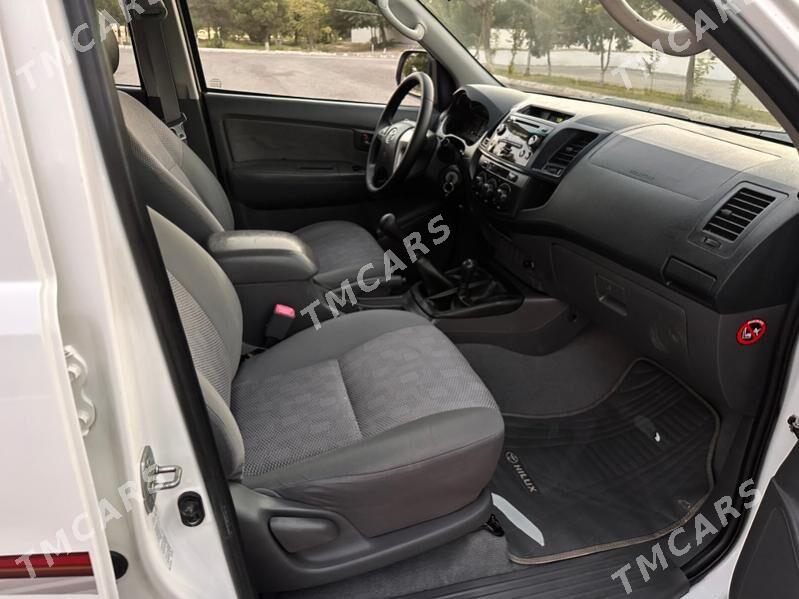 Toyota Hilux 2013 - 410 000 TMT - Mary - img 7
