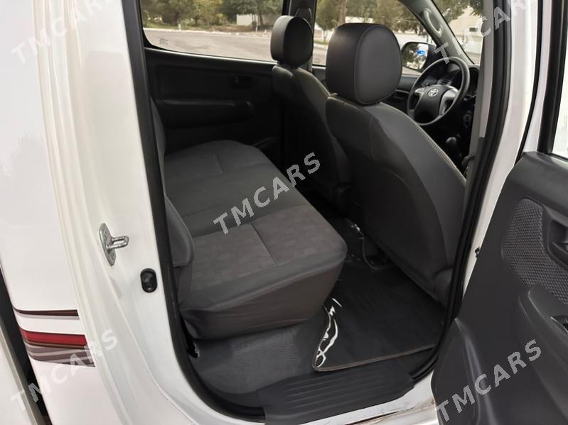 Toyota Hilux 2013 - 410 000 TMT - Mary - img 10