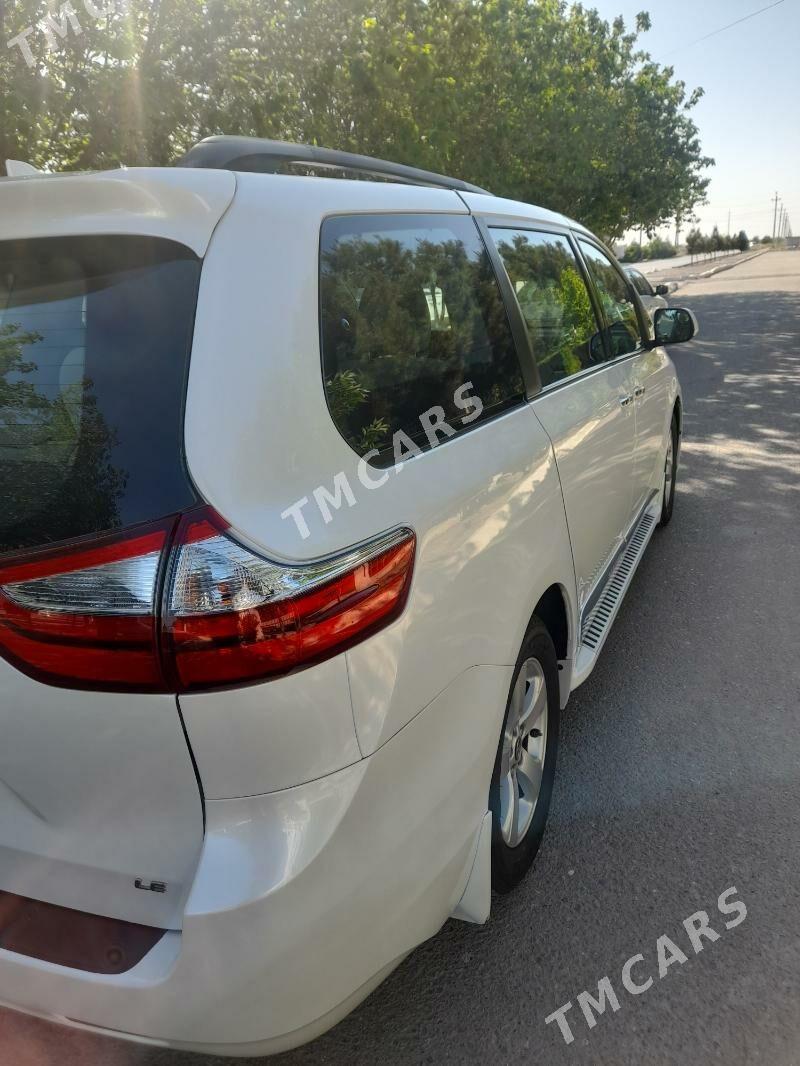 Toyota Sienna 2019 - 420 000 TMT - Aşgabat - img 4