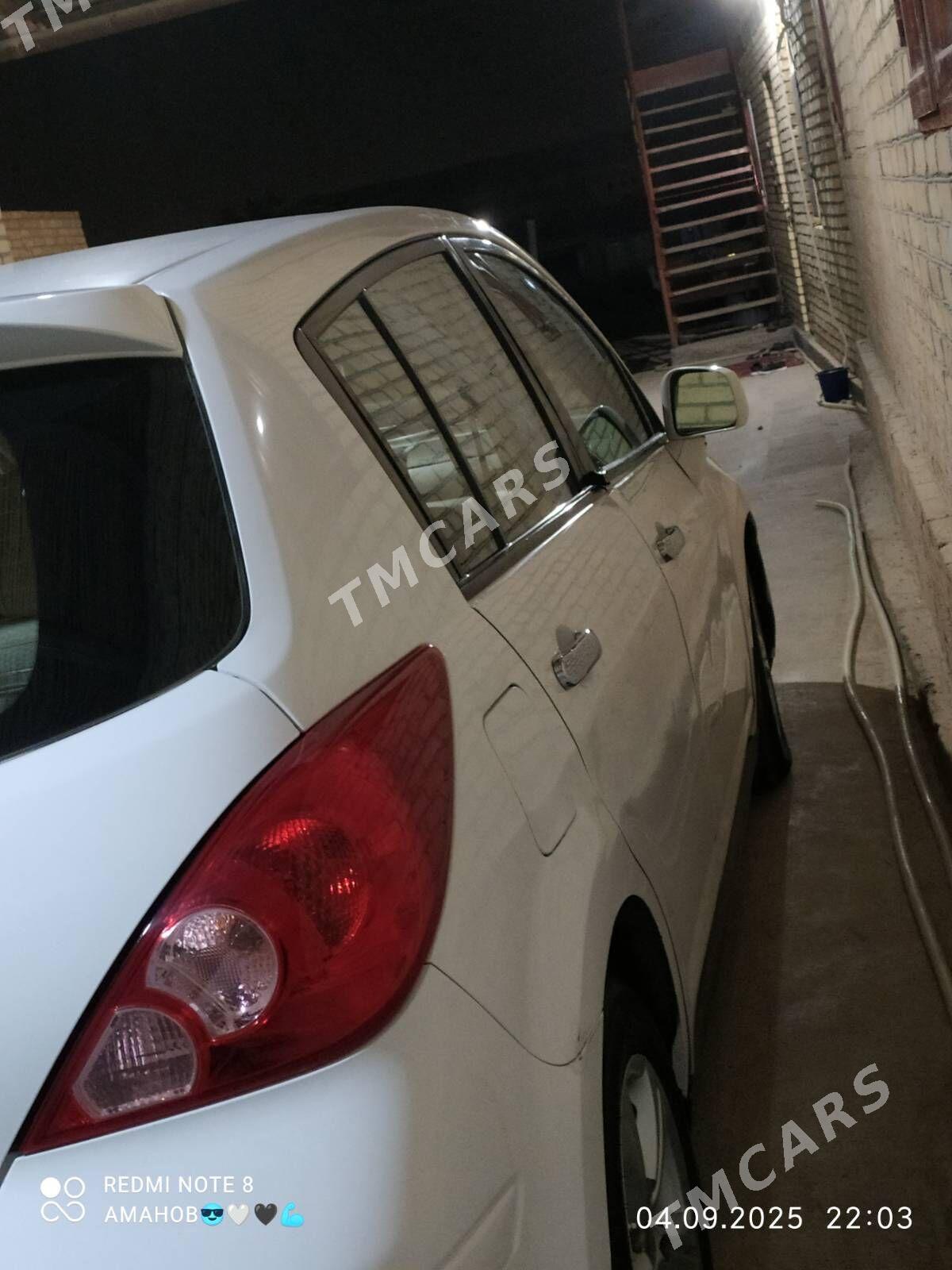 Nissan Versa 2010 - 95 000 TMT - Дянев - img 7