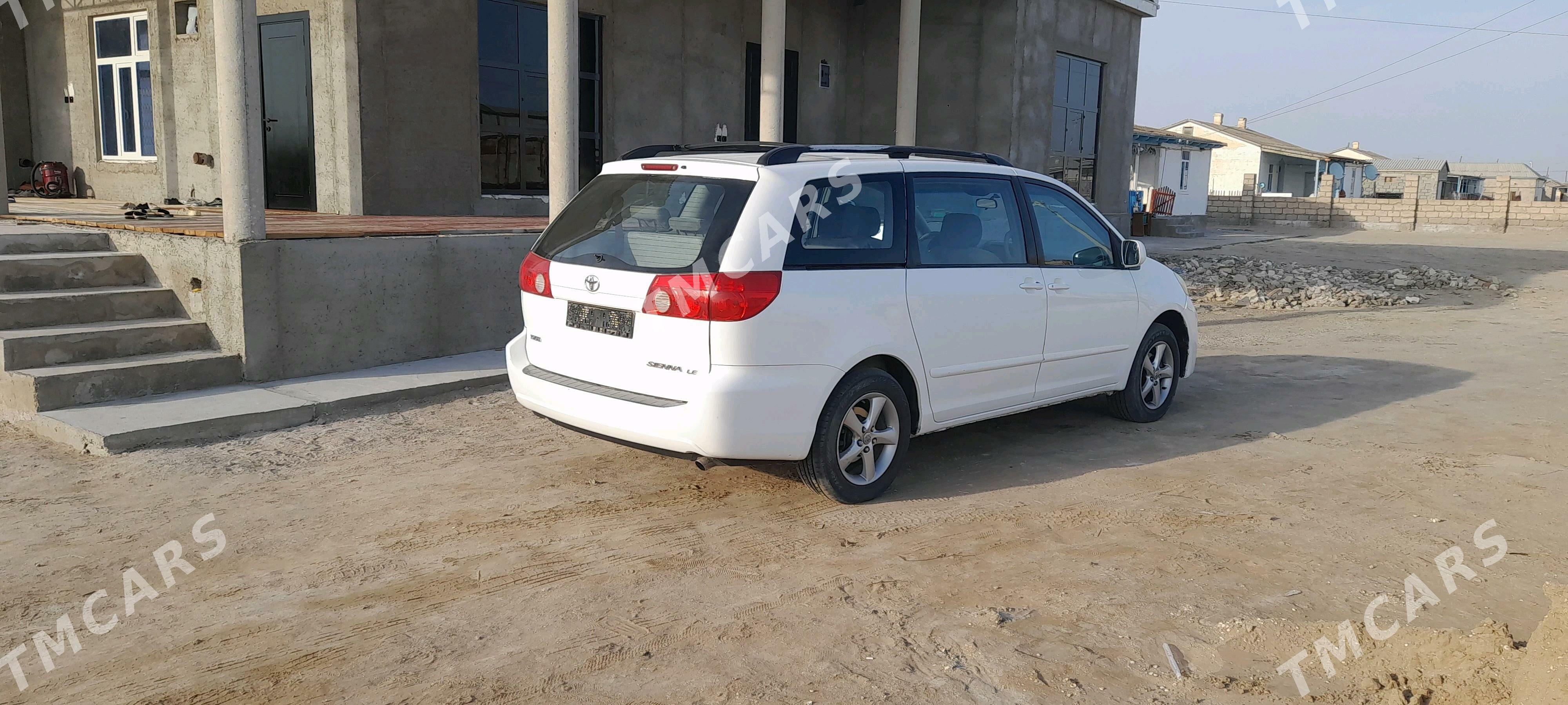 Toyota Sienna 2007 - 200 000 TMT - Эсенгулы - img 2